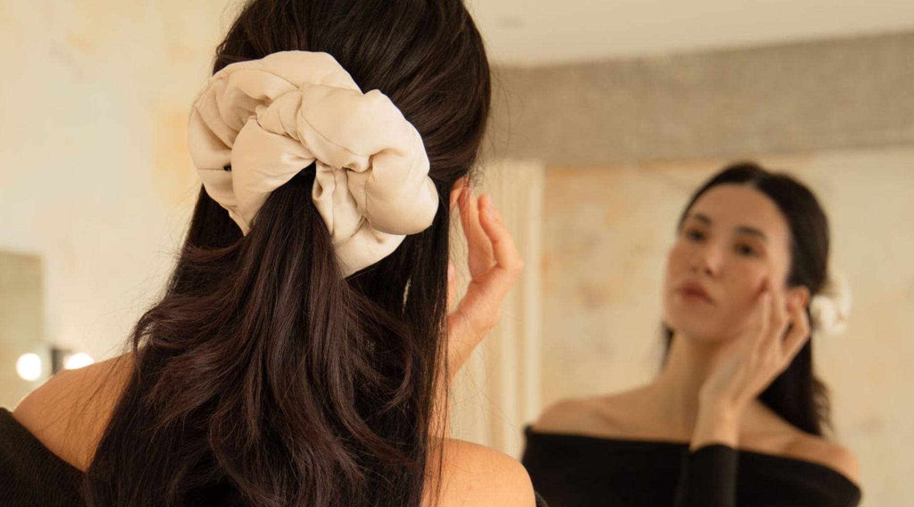 How to style naturally curly hair overnight with scrunchies